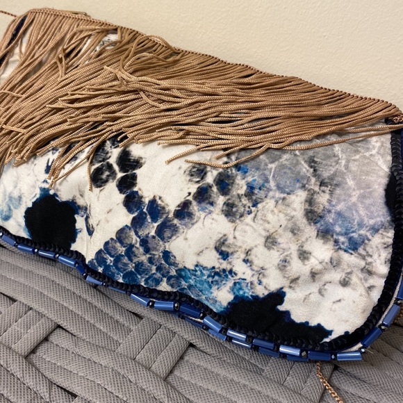 Elegant mixed print, beaded and sequin fringe clutch bag by Radalamal - Picture 2 of 6